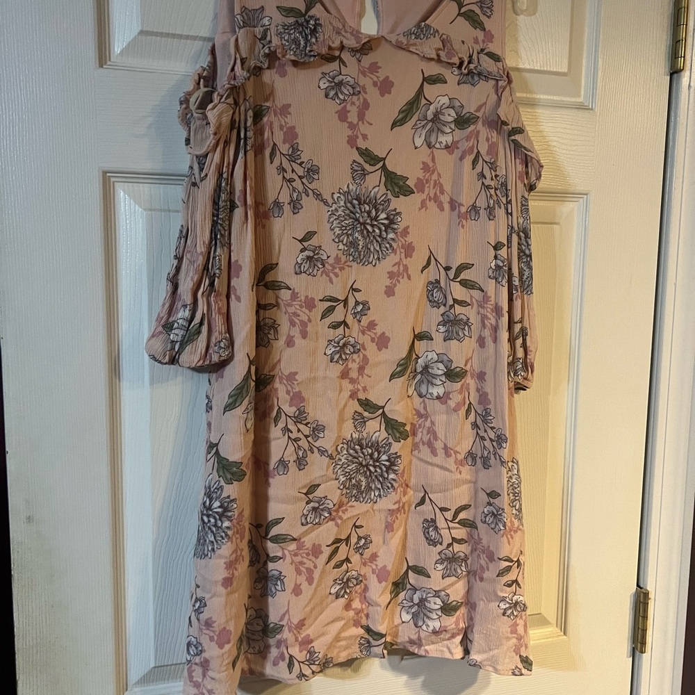 ANDREE BY UNIT Floral Off-Shoulder Mini Dress in Pink and Cream